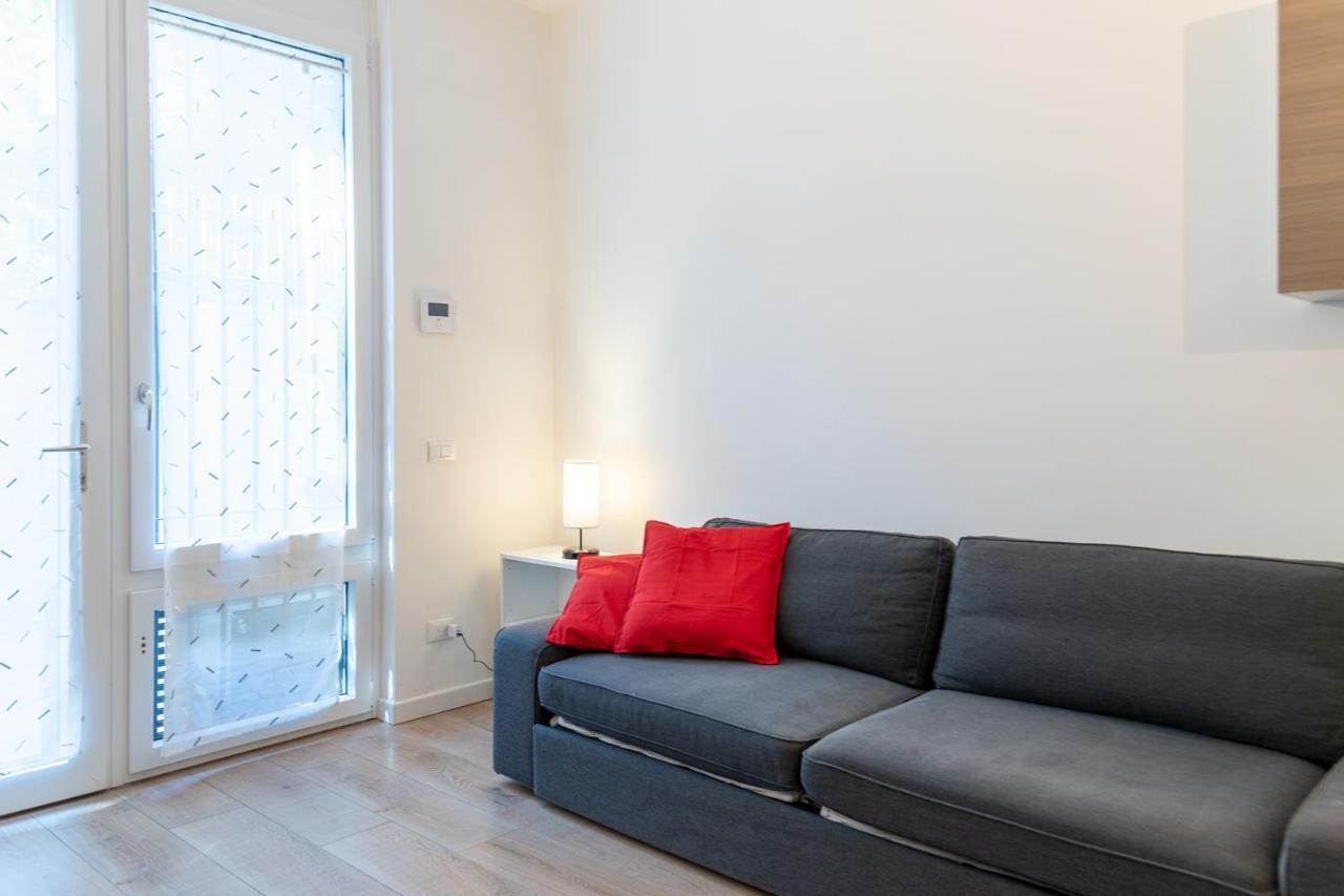 City Centre Apartment - 10 Minutes To Duomo - Free Wifi E Netflix Milan Extérieur photo